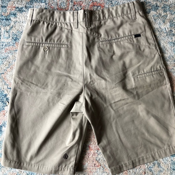 Volcom Shorts - Picture 3 of 4